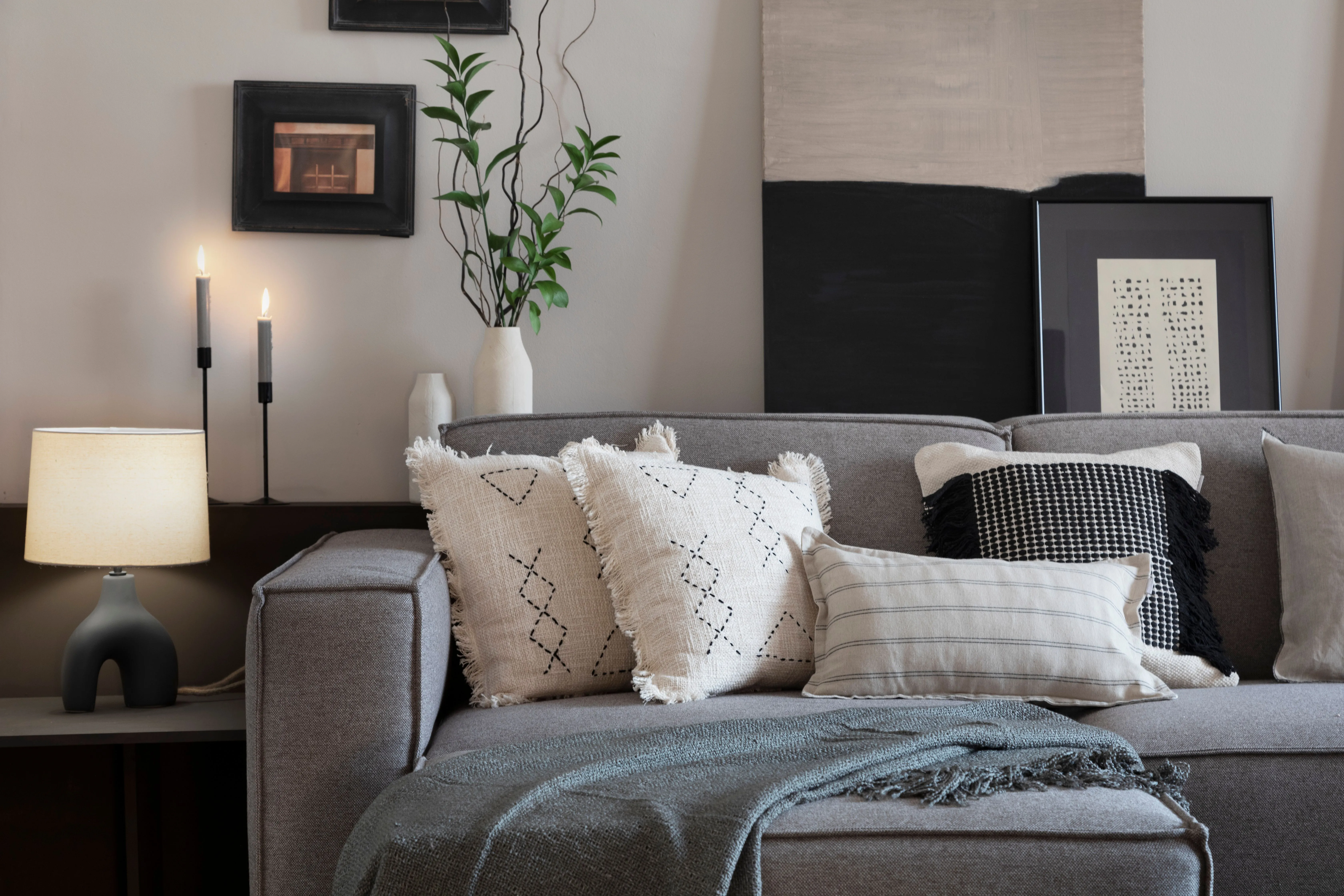 Urban Barcelona Executive Flat With Pro Workstation & Gigabit Internet For Digital Nomads #3