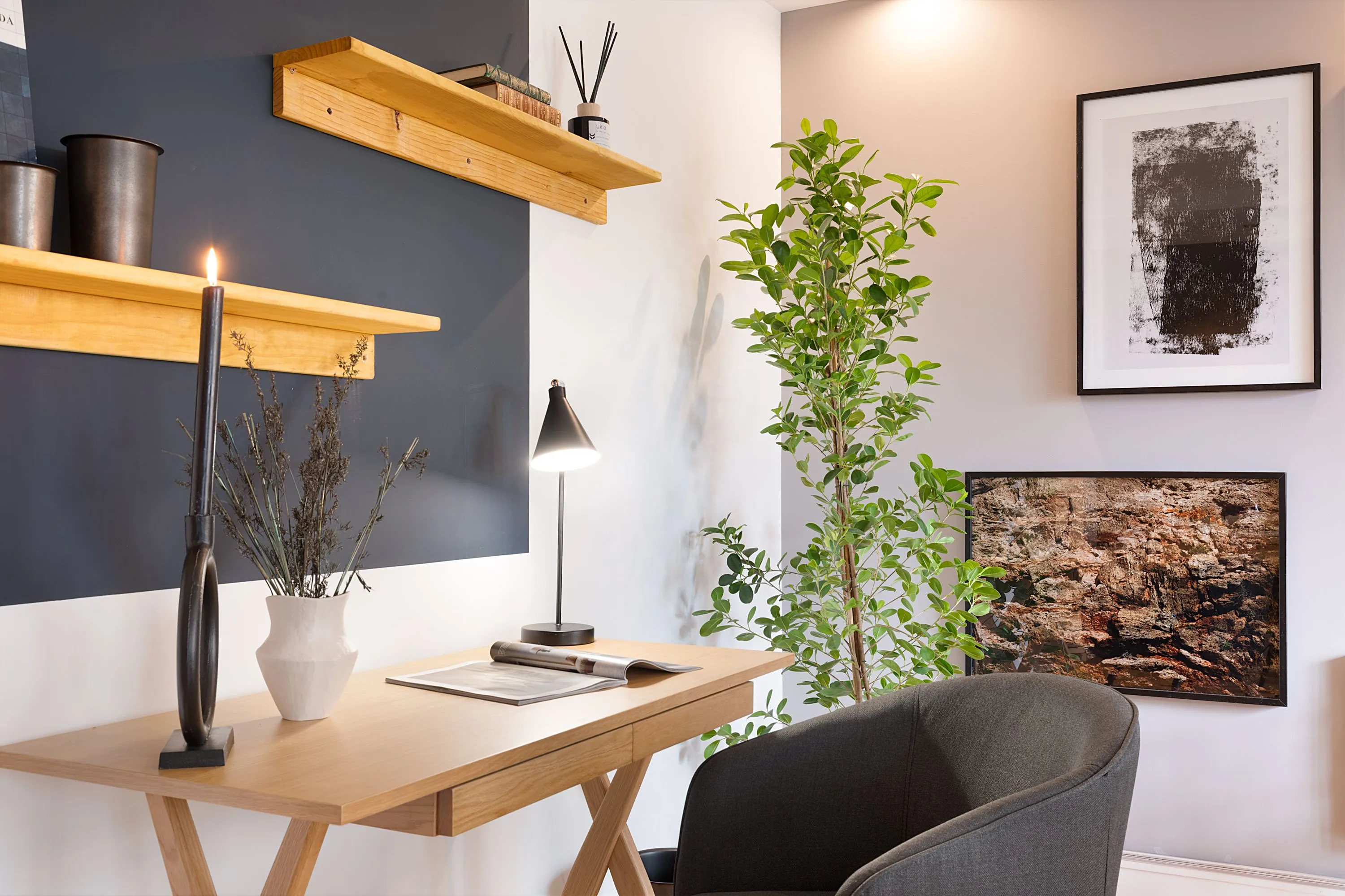 Sleek Paris Flat With High-speed Fiber, Pro Workspace & Gourmet Kitchen For Remote Work #4