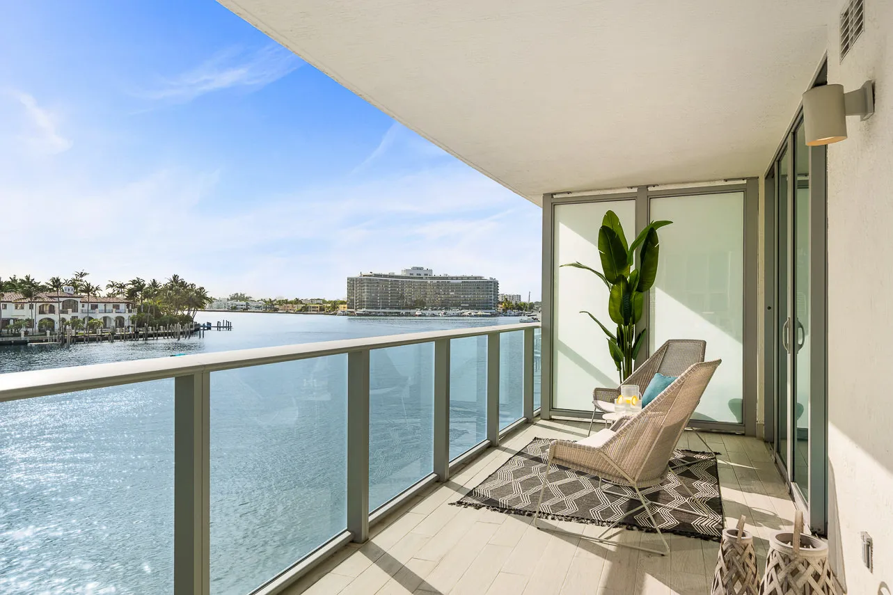 Cozy Open-plan Studio With Home Office Setup In Miami For Remote Work #4