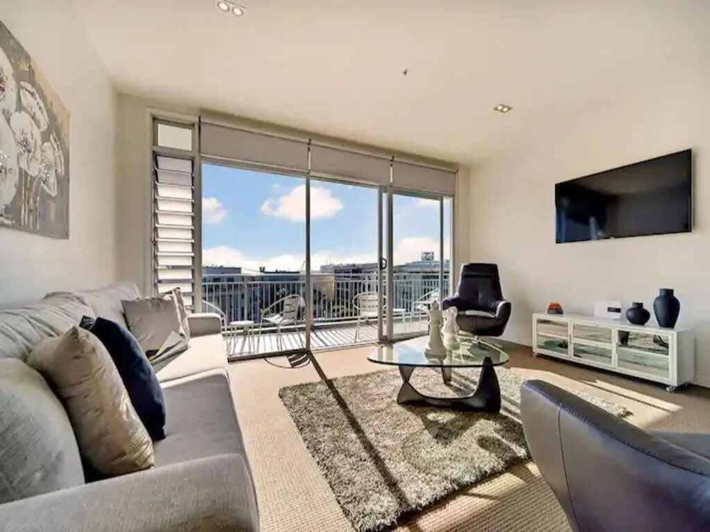 Auckland Contemporary Flat - Efficient 2br With Dedicated Home Office And Fast Wi-fi #3
