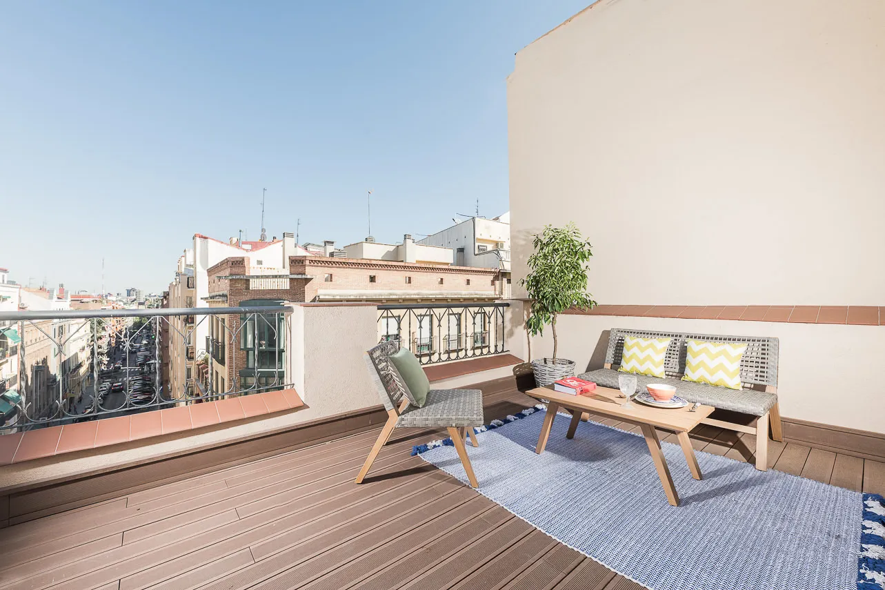 Spacious Madrid Flat With Bright Home Office Zones For Remote Work In Central Location #4