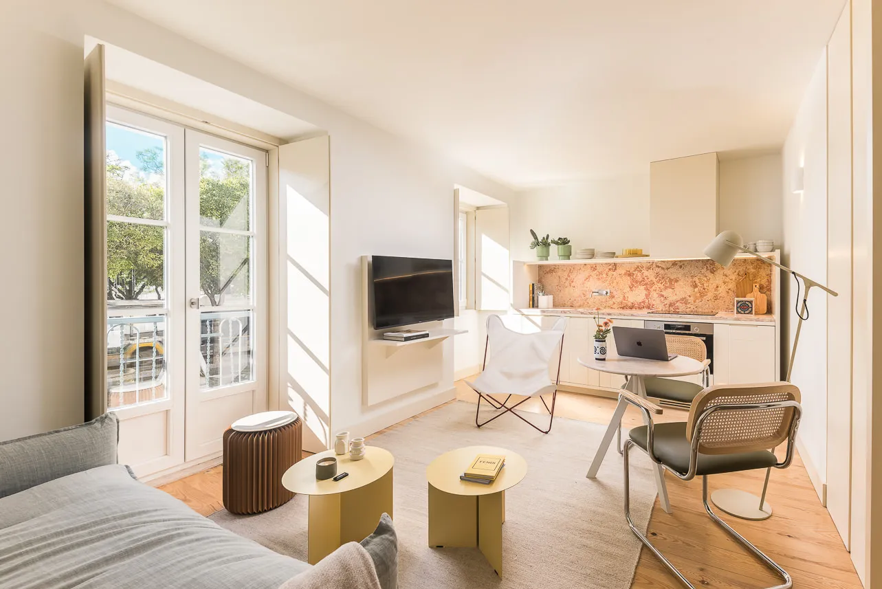 Efficient Lisbon Flat With Dedicated Workspace In Prime Praca Da Armada Location #2
