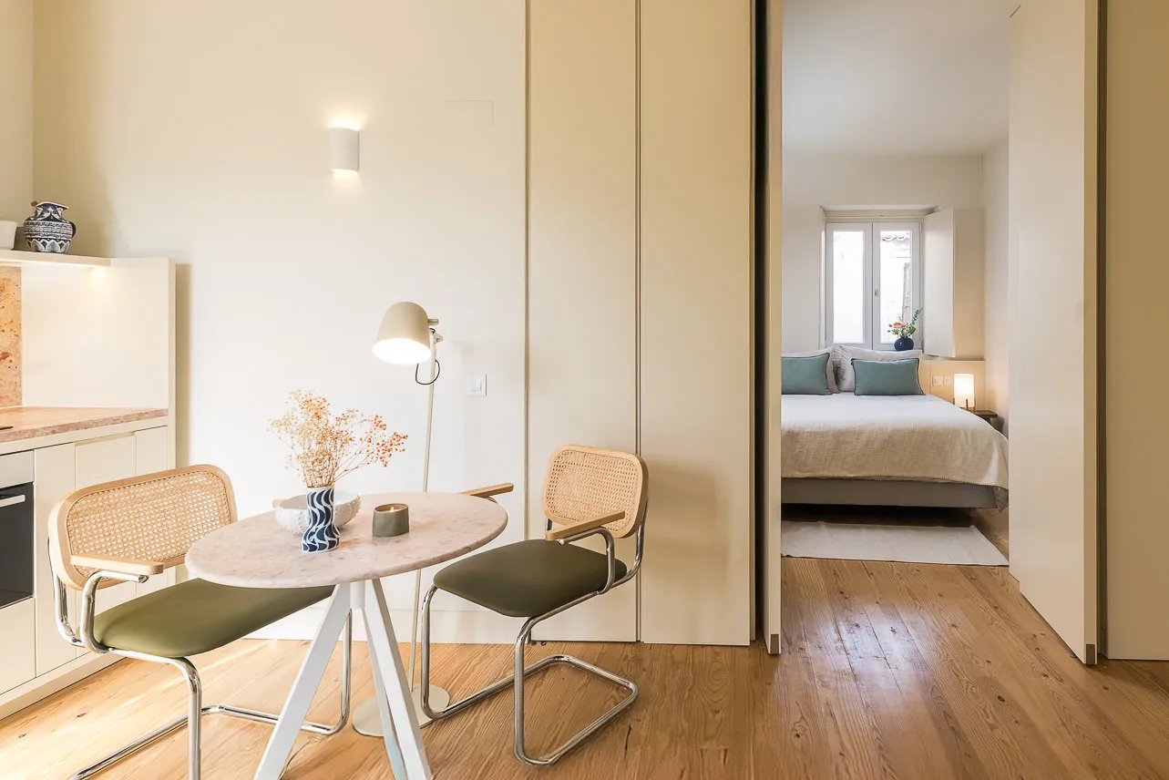 Trendy 35m2 Lisbon Flat With Dedicated Home Office Space For Remote Work #4