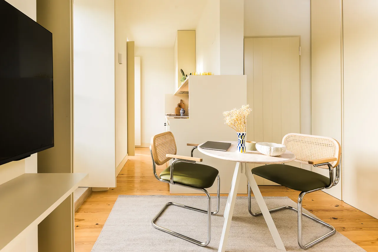 Designer 32m2 Lisbon Flat With Built-in Home Office For Remote Work Efficiency #4