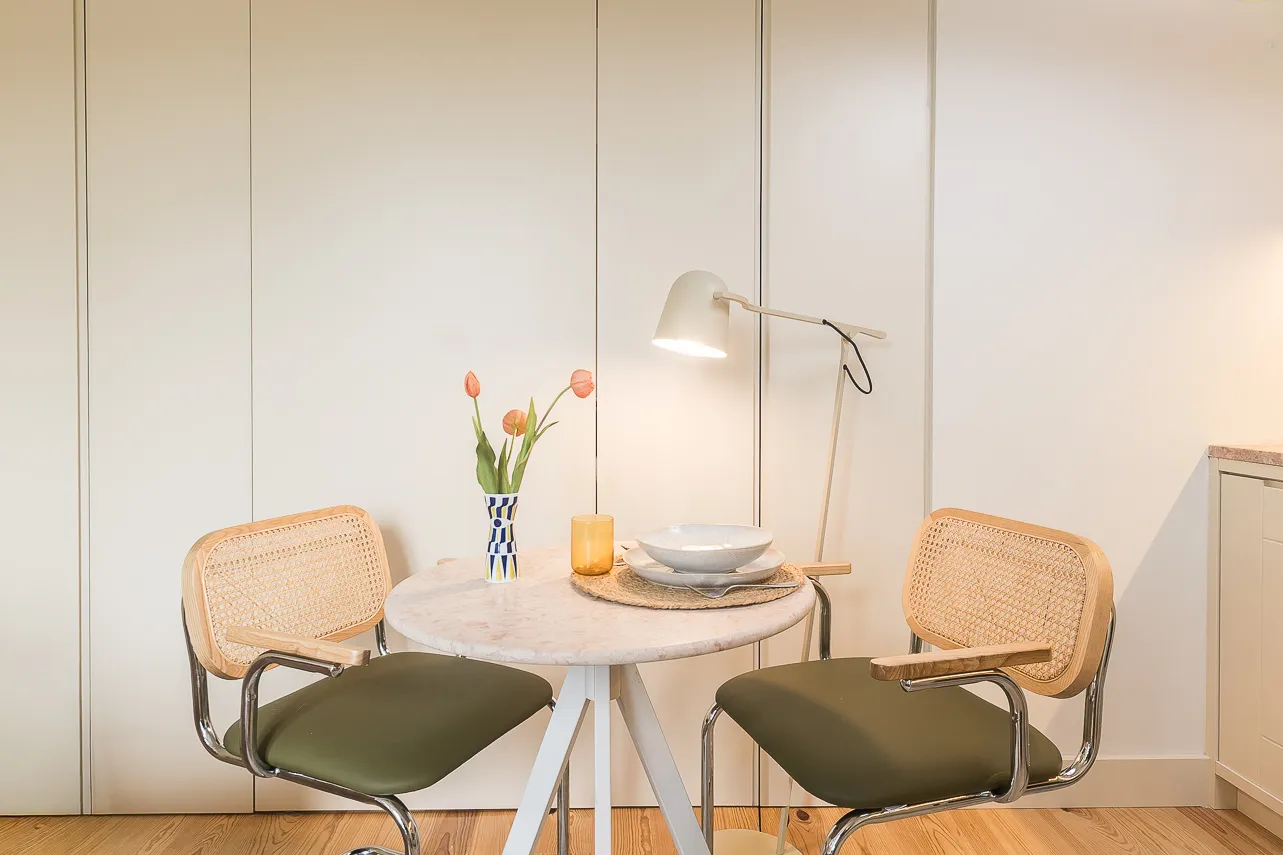 Elegant 32m2 Lisbon Flat With Dedicated Home Office Space For Remote Work #5