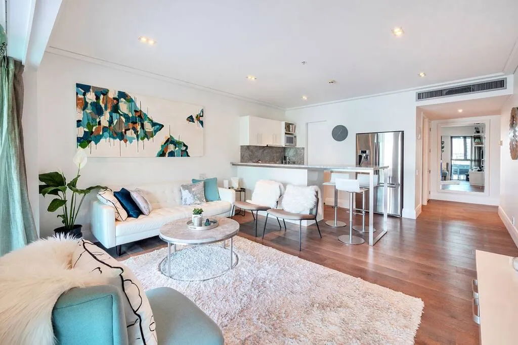 Sleek Auckland Viaduct Flat - Intimate 2br, Dedicated Workspace & Fast Wifi + Carpark #4