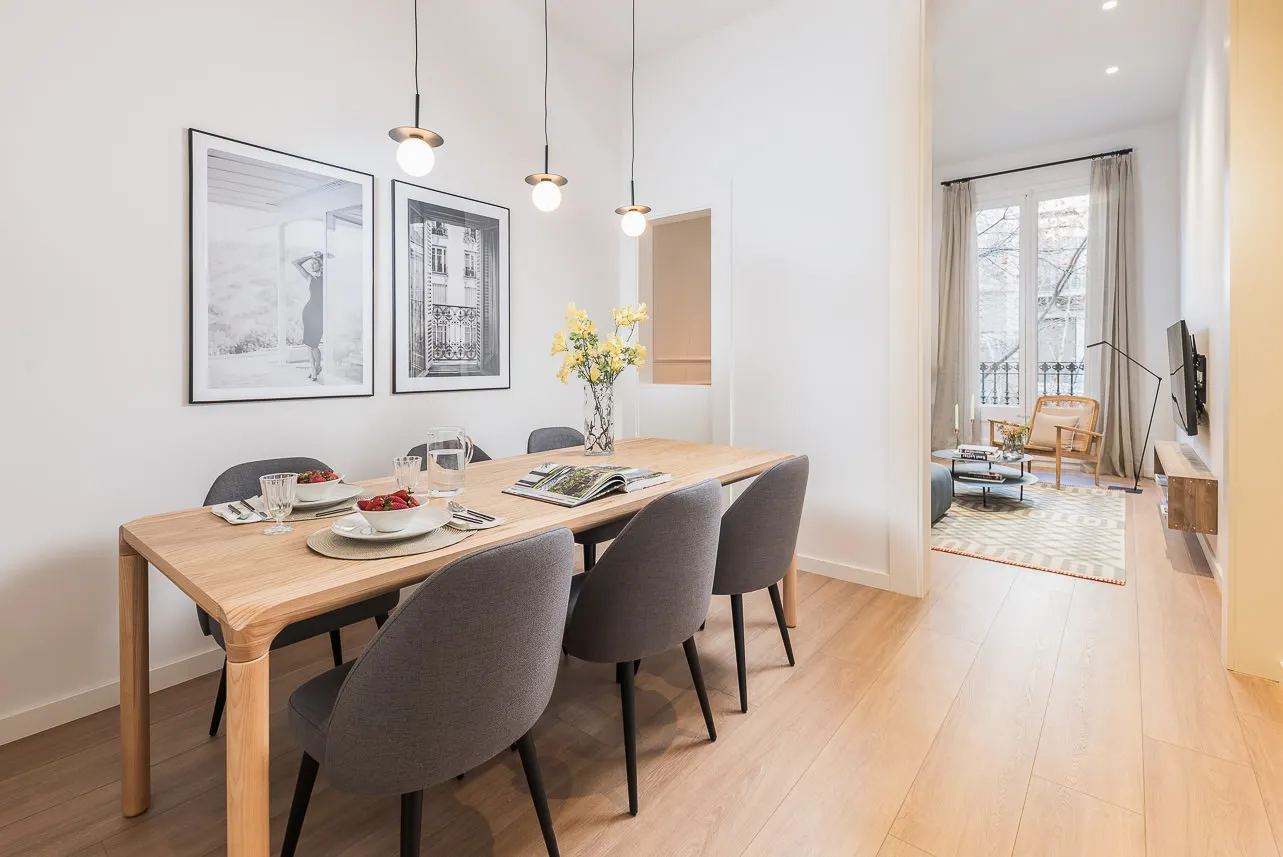 Upscale Barcelona Apartment With Airy Living & Dedicated Home Office Space #4