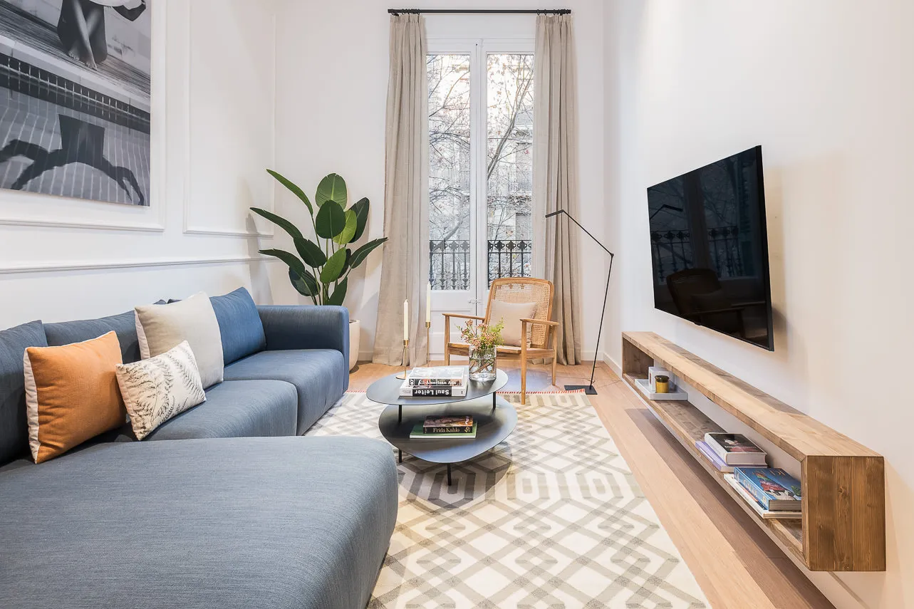 Upscale Barcelona Apartment With Airy Living & Dedicated Home Office Space #3