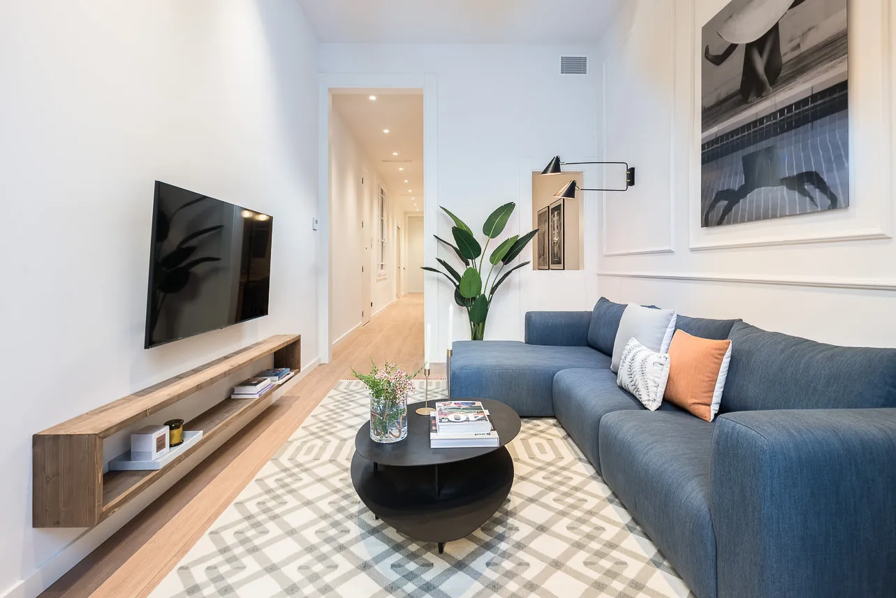 Upscale Barcelona Apartment With Airy Living & Dedicated Home Office Space #5