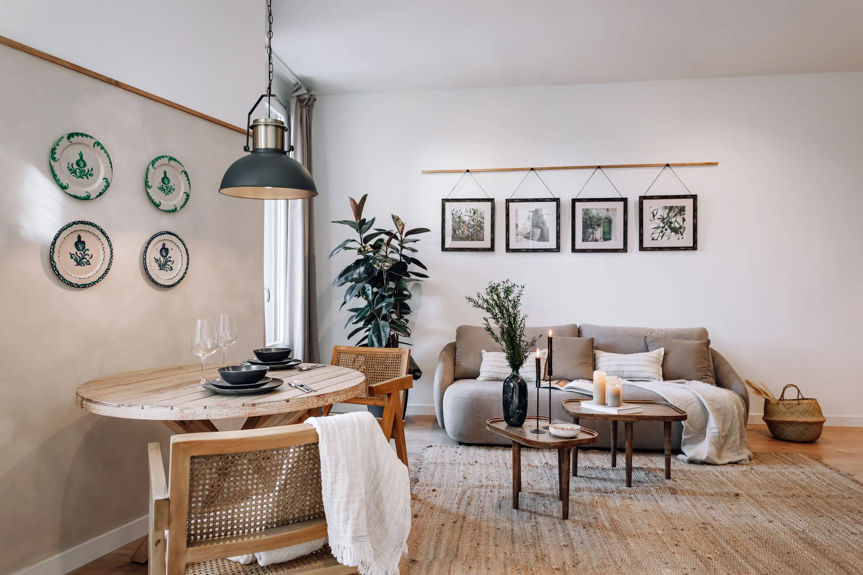 Roomy Barcelona City Flat With Gigabit Internet & Premium Home Office Setup #3