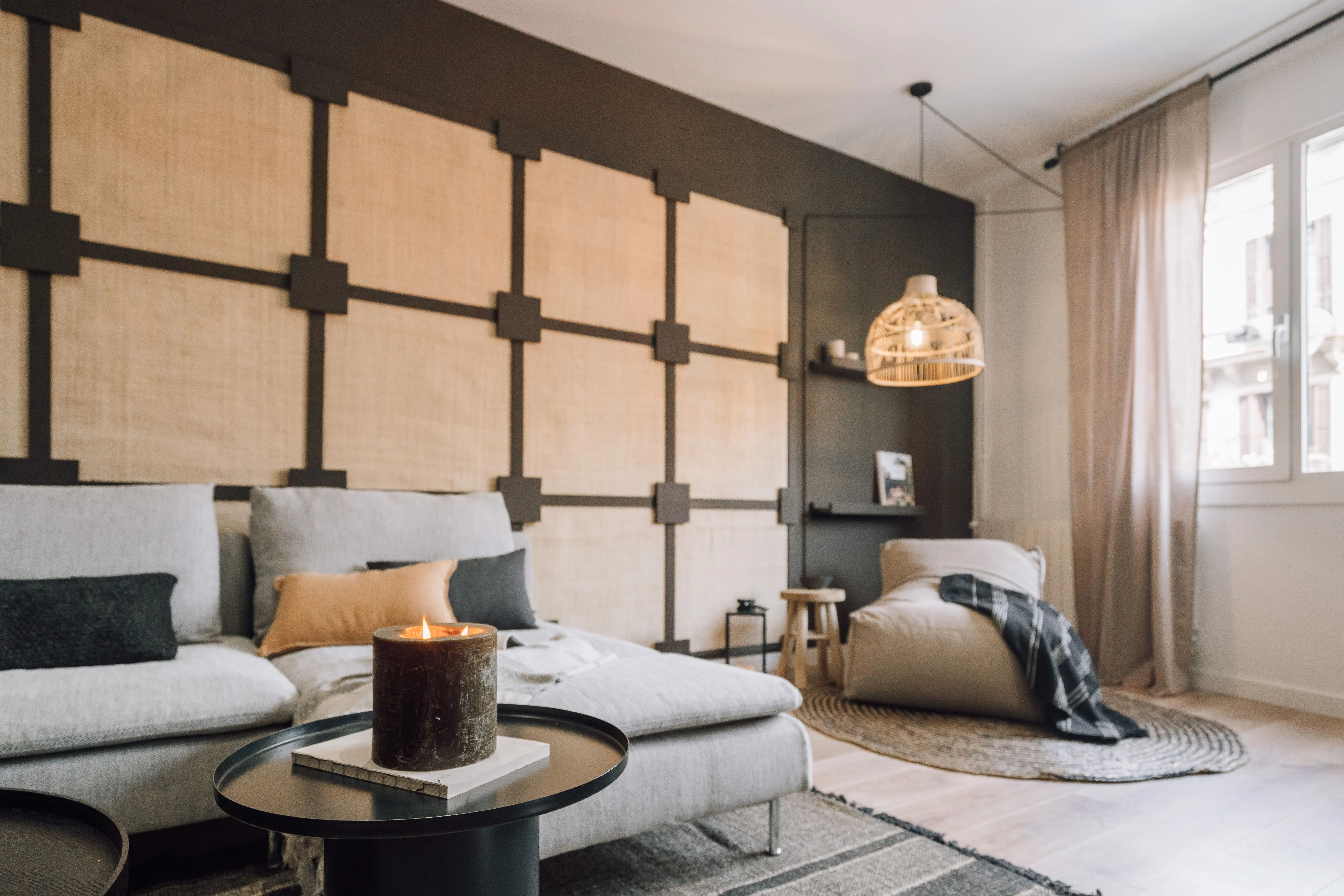 Upscale 3-bed Flat With Pro Home Office & Streaming Setup In Barcelona #2