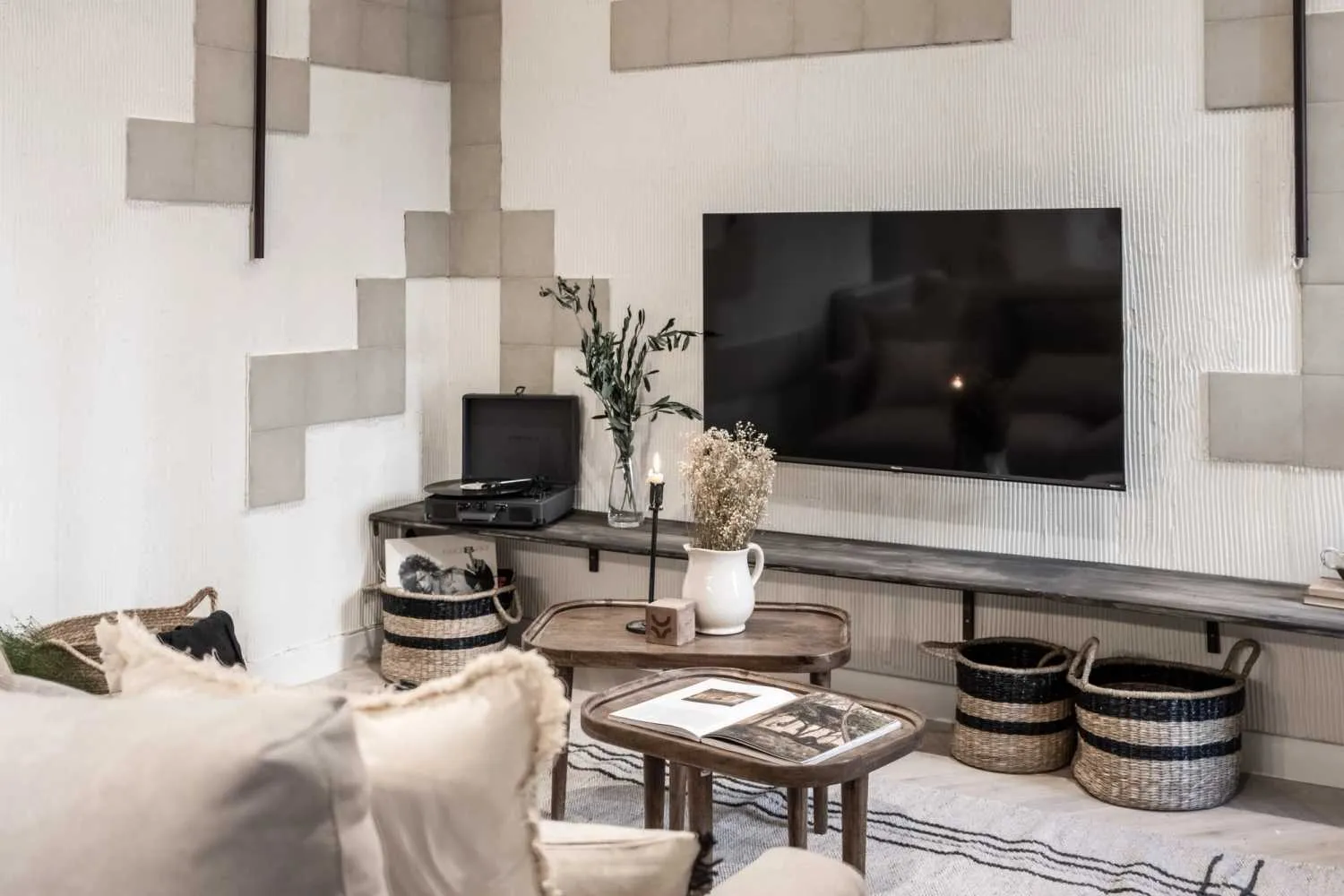 Extensive Madrid Flat With Ultra-fast Wifi, Pro Monitors & Modern Kitchen For Remote Work #3