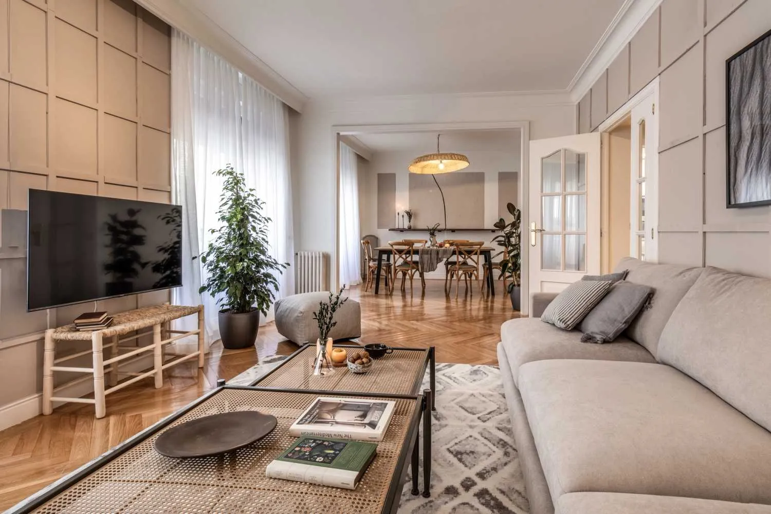 Expansive Madrid Designer Flat With Premium Workspace & Gigabit Internet For Remote Work #2