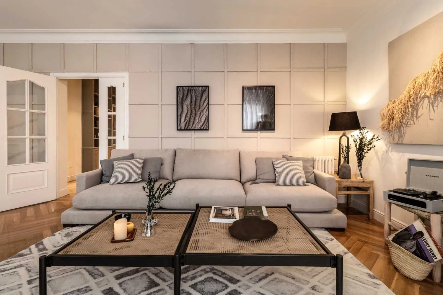 Expansive Madrid Designer Flat With Premium Workspace & Gigabit Internet For Remote Work #4