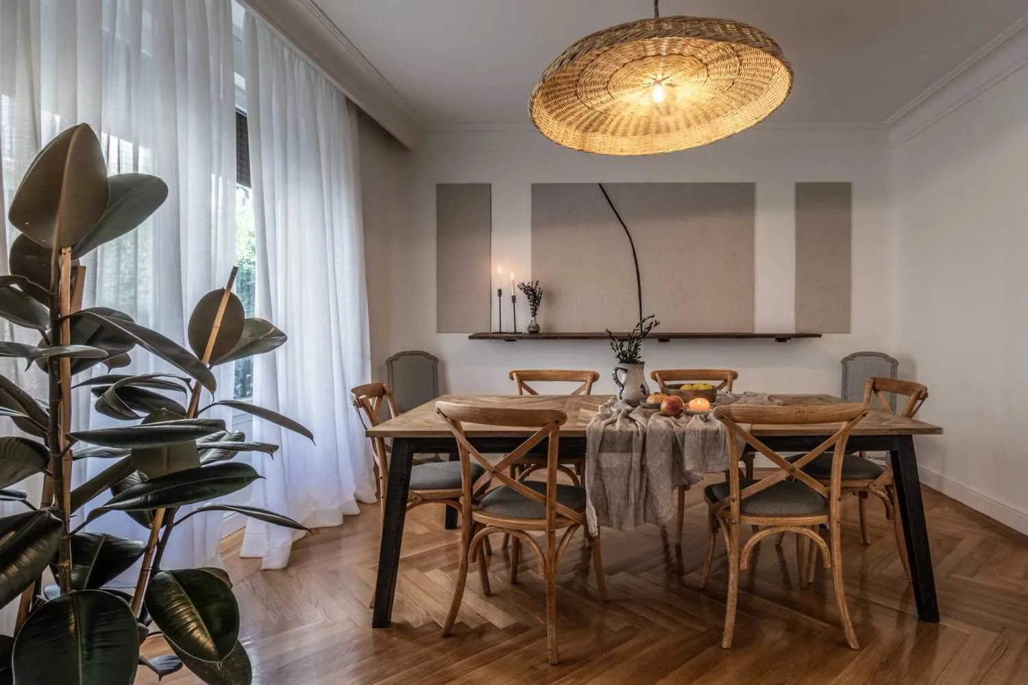 Expansive Madrid Designer Flat With Premium Workspace & Gigabit Internet For Remote Work #5
