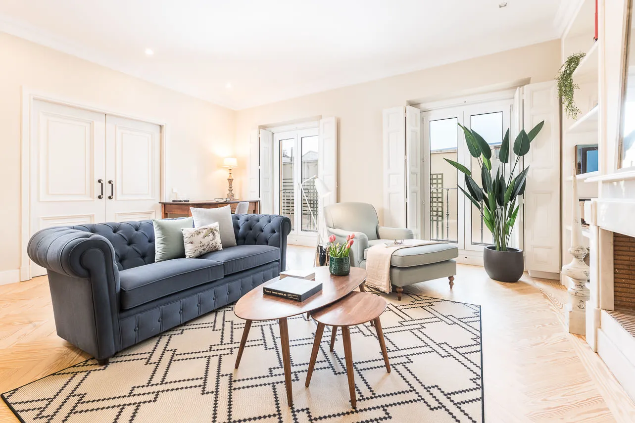 Spacious Madrid Designer Flat With Dedicated Home Office And Modern Work Area #2