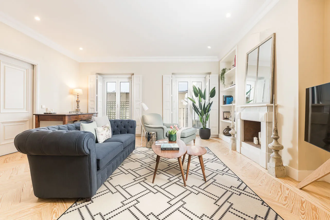Spacious Madrid Designer Flat With Dedicated Home Office And Modern Work Area #4