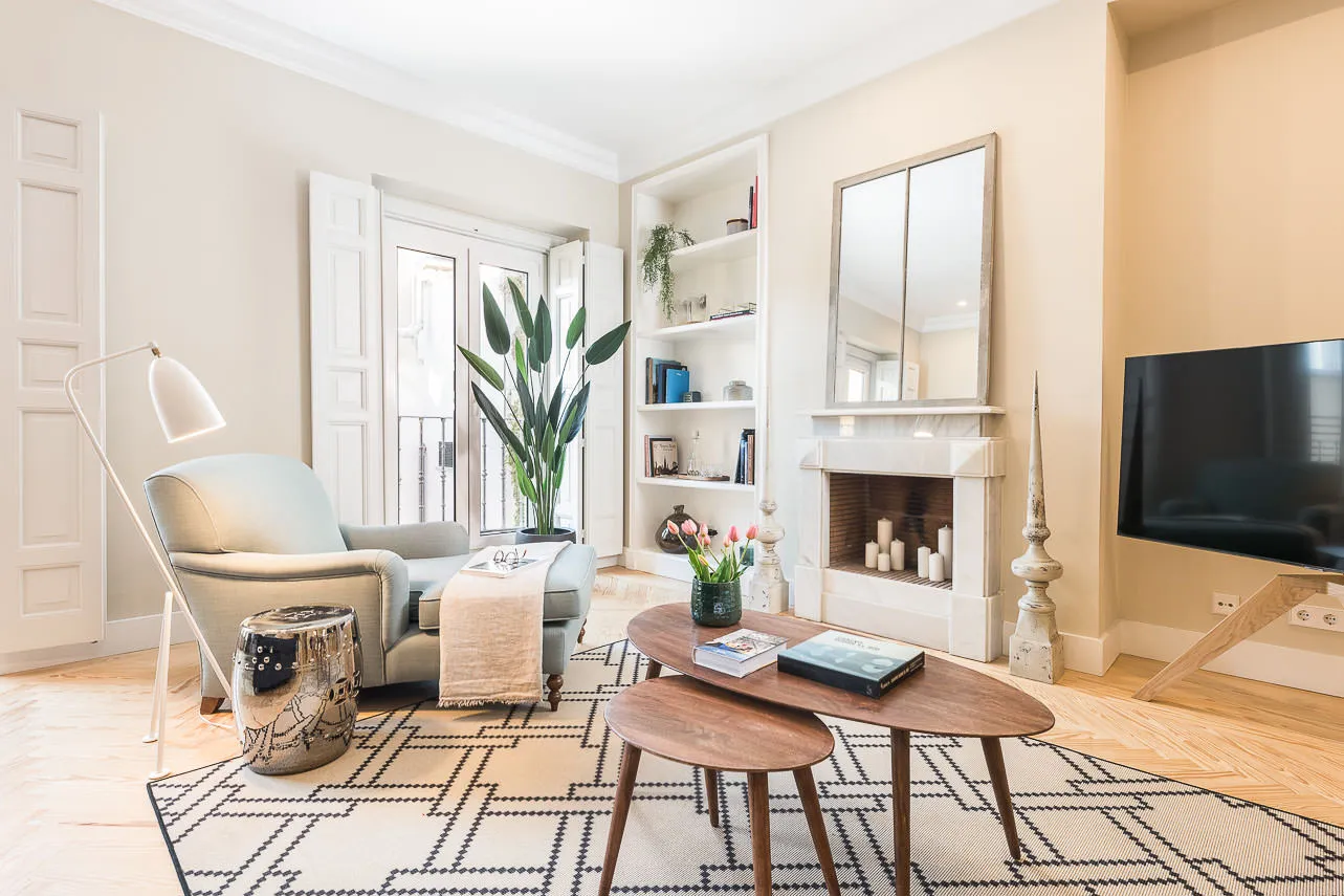 Spacious Madrid Designer Flat With Dedicated Home Office And Modern Work Area #3