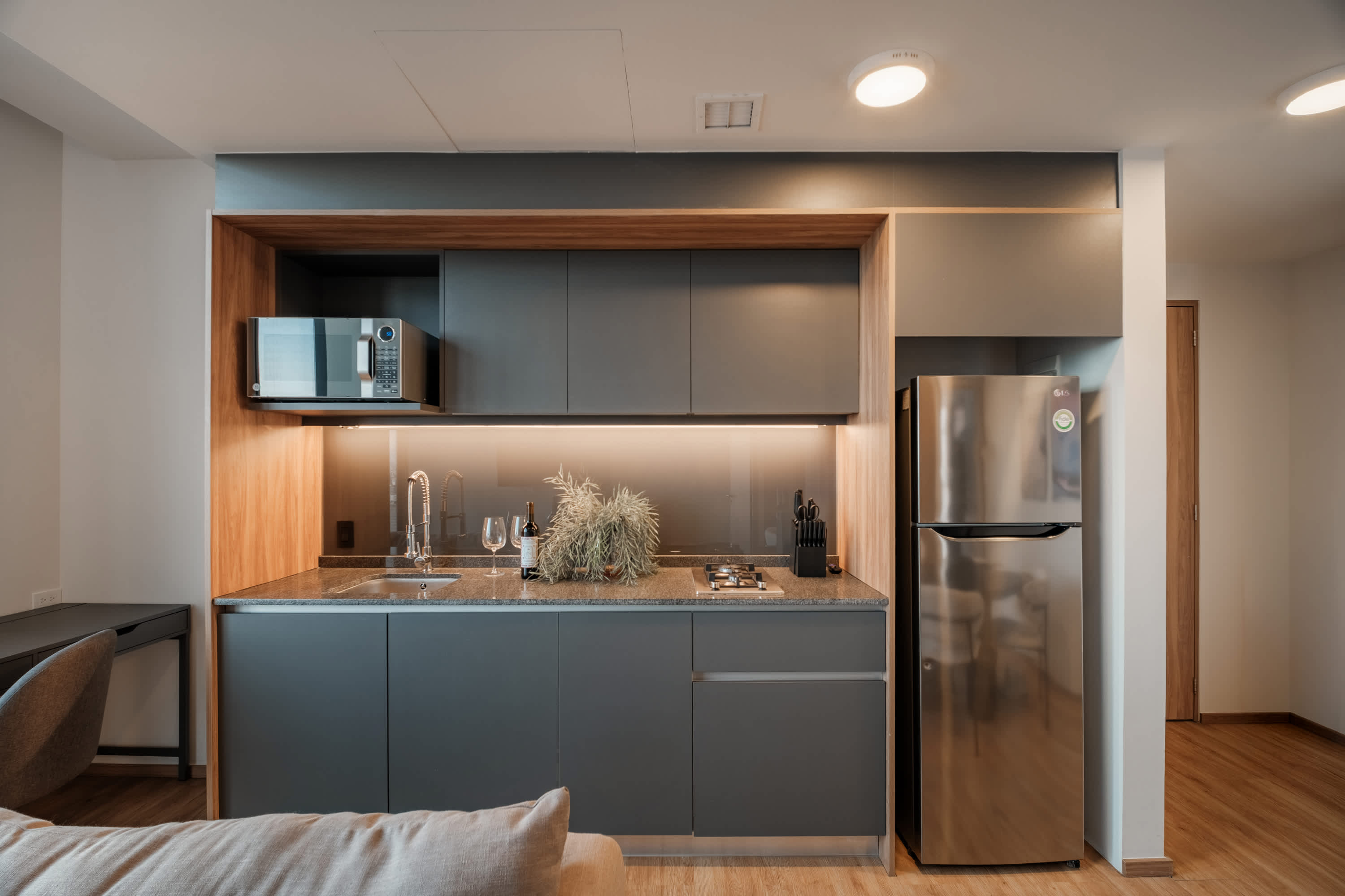 Distinctive Compact Executive Flat With Workspace On Reforma, Cdmx #3