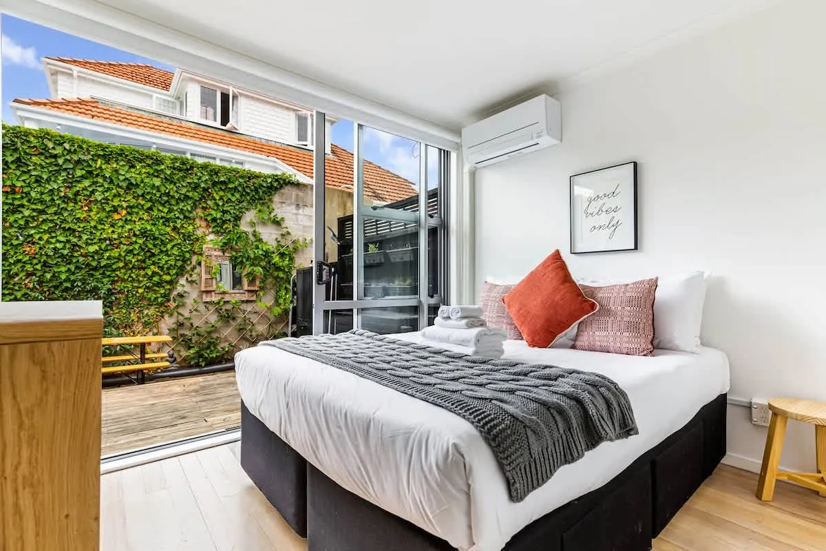 Compact Contemporary Herne Bay Flat - 1br Digital-nomad Setup, Fast Wifi