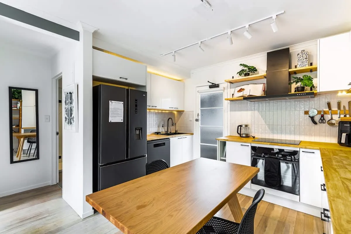 Compact Contemporary Herne Bay Flat - 1br Digital-nomad Setup, Fast Wifi #4