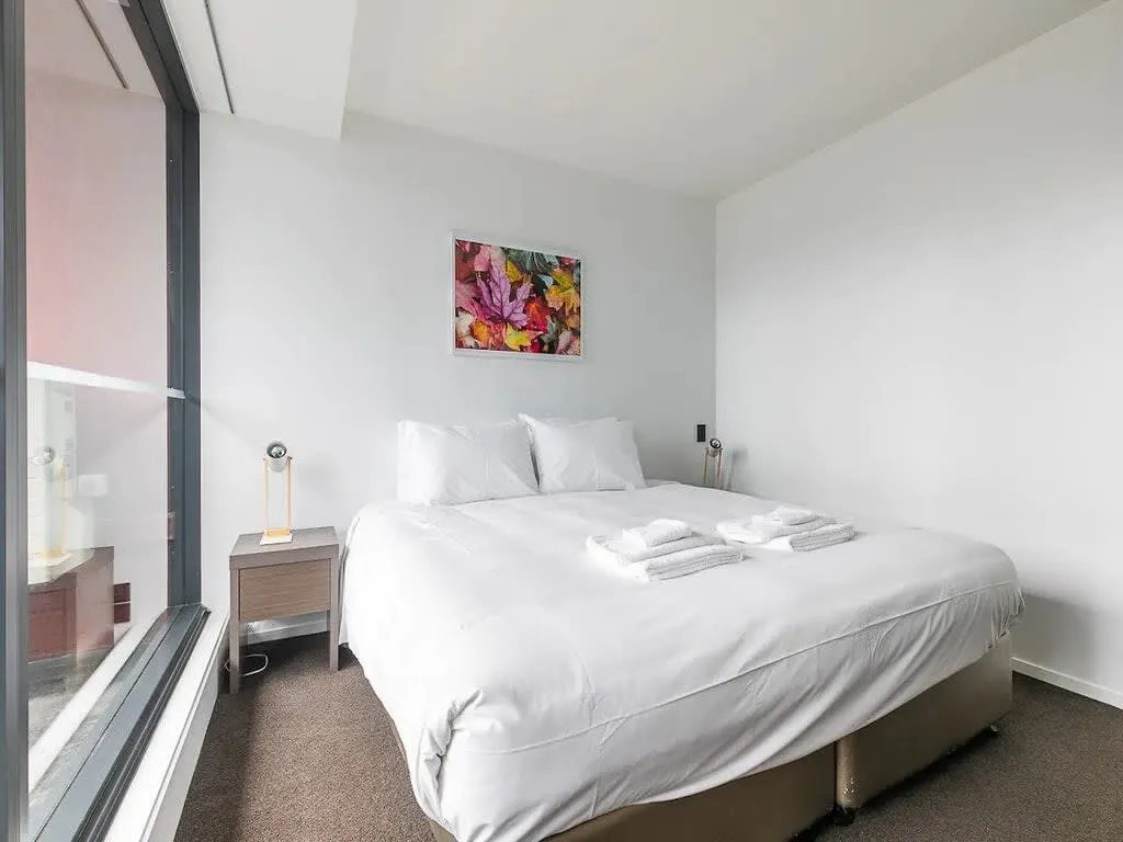 Charming Designer 2br Flat In Auckland - Work-ready Desk, Fast Wifi & Balcony #4