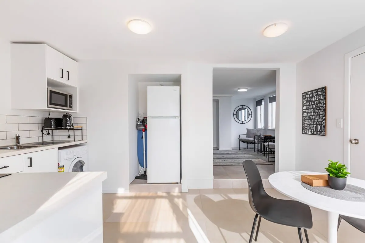 Work-ready Stylish Studio With Built-in Desk -- Grey Lynn, Auckland #5