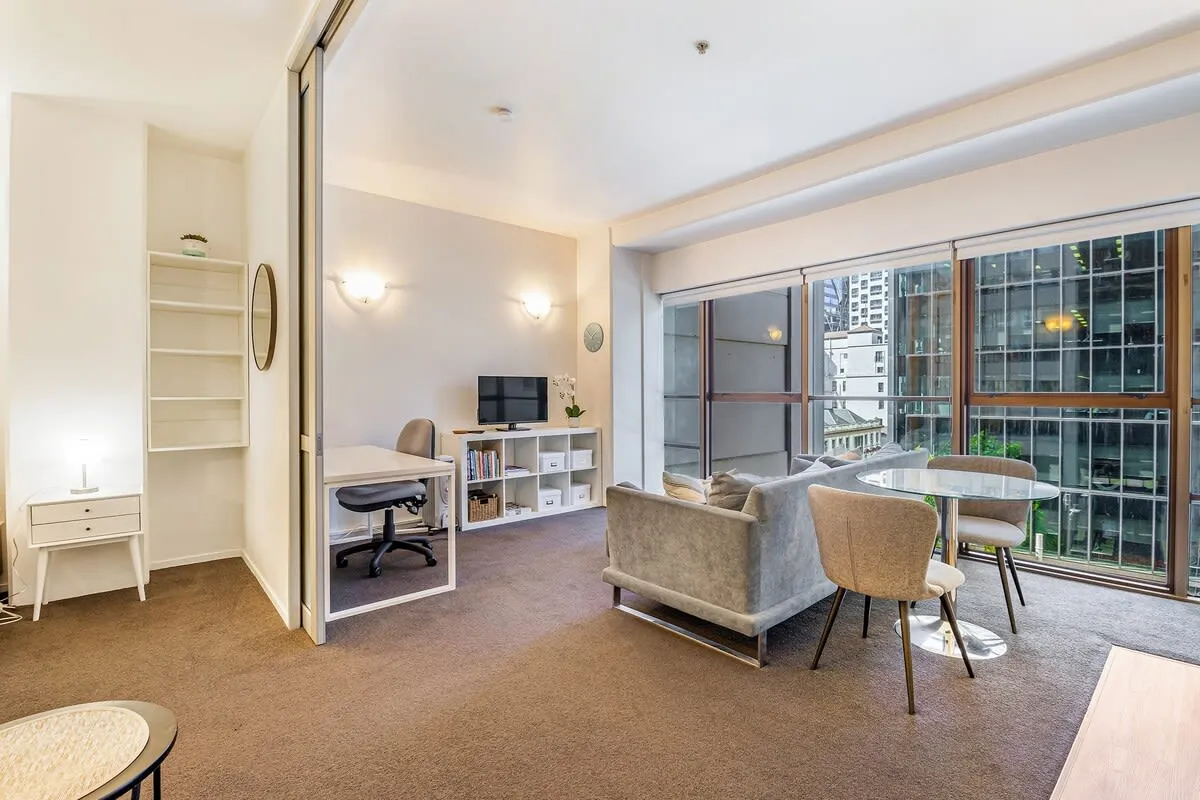 Curated Intimate 1br Flat On Queen St, Auckland - Work-ready Home Office For Digital Nomads #2