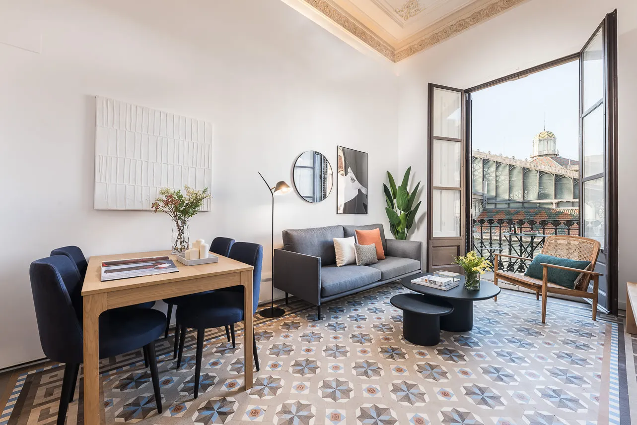 Contemporary Barcelona Flat With Dedicated Home Office In City Center Location #2