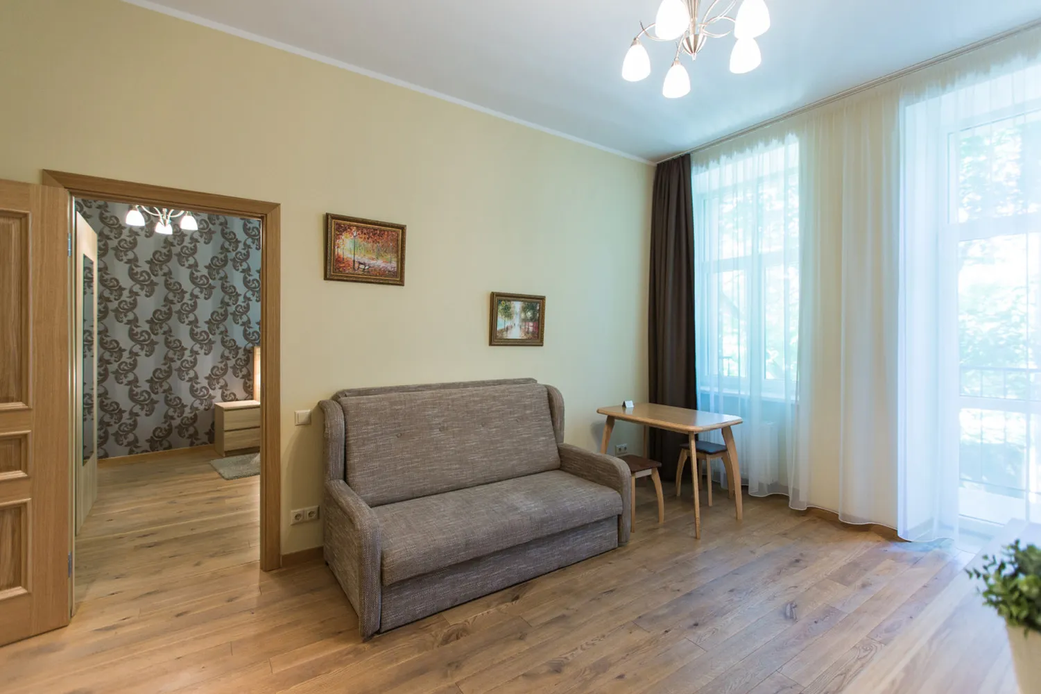 Cozy One-Bedroom Apartment In Riga With Balcony And Dedicated Desk #2