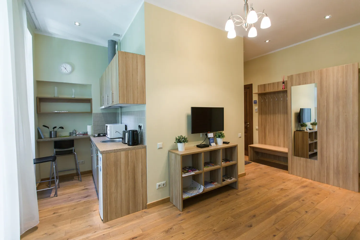 Cozy One-Bedroom Apartment In Riga With Balcony And Dedicated Desk #3