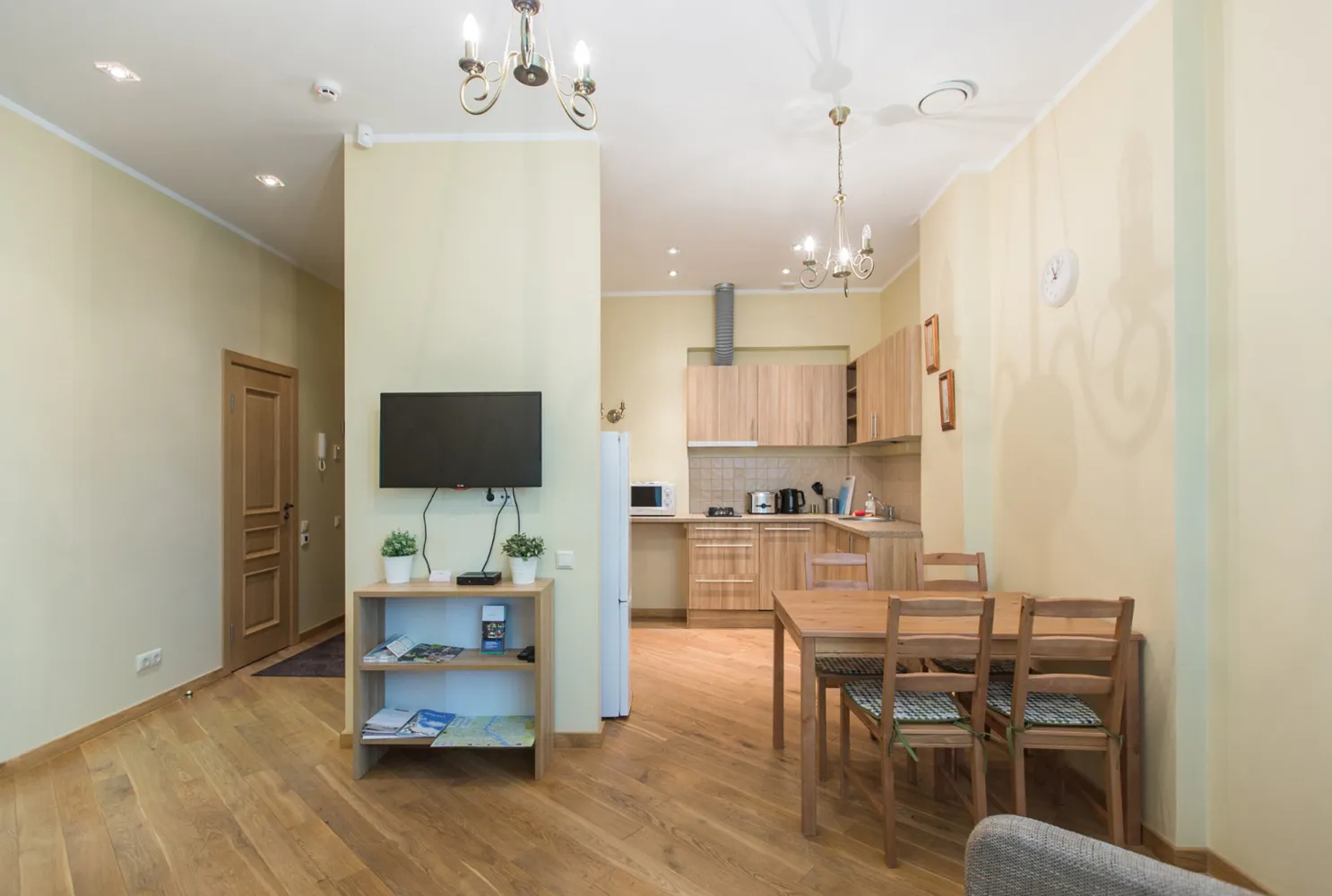 Cozy One-Bedroom Apartment In Riga With Balcony And Dedicated Desk #5