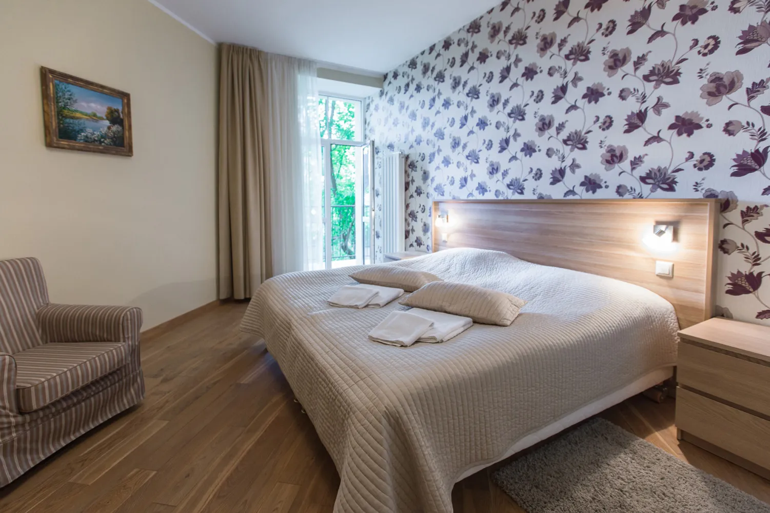 Cozy One-Bedroom Apartment In Riga With Balcony And Dedicated Desk