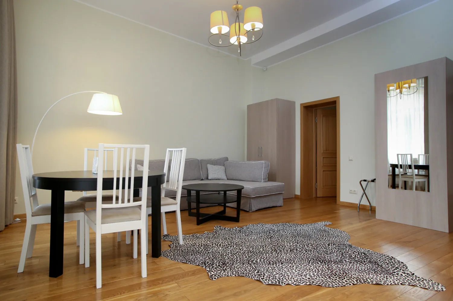 Large One-Bedroom Apartment In Riga - Spacious Base For Remote Work #3