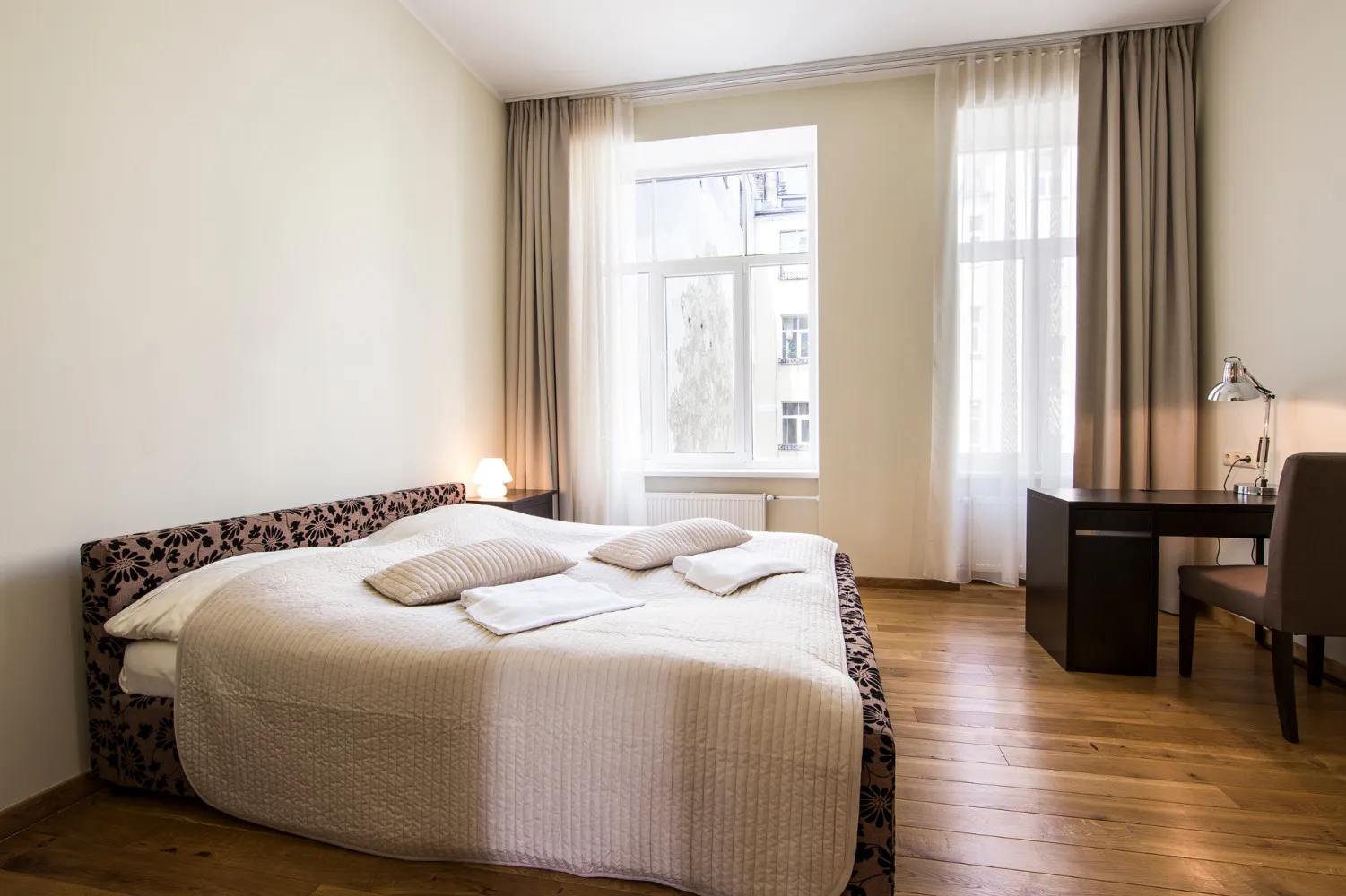 Two-Bedroom Apartment In Riga With Balcony And Home Office Corner