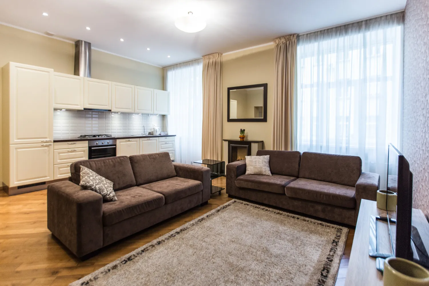 Two-Bedroom Apartment In Riga With Balcony And Home Office Corner #3