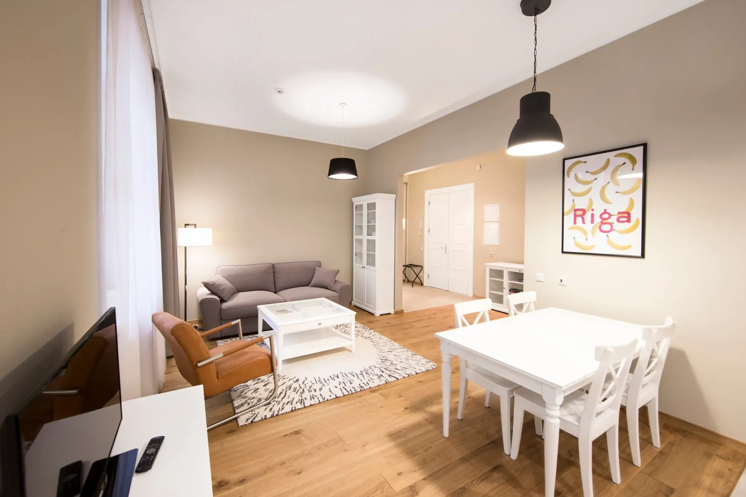 Large One-Bedroom Apartment In Riga With Bathtub And Home Office Space #5