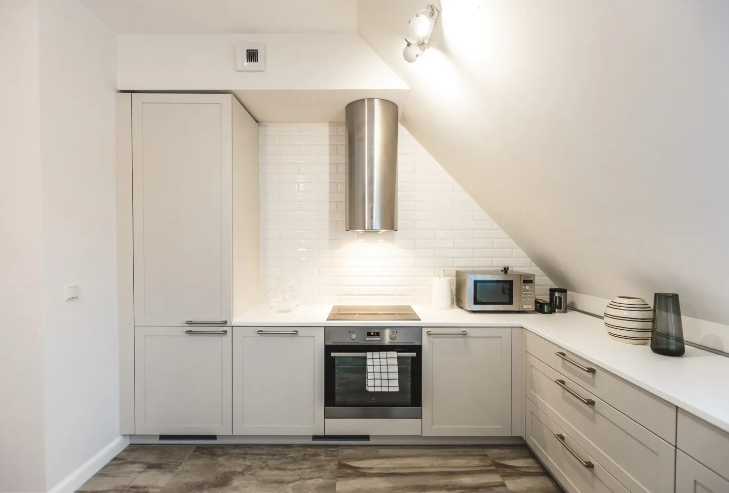 Superior Two-Bedroom Apartment In Riga With Balcony And Home Office #2