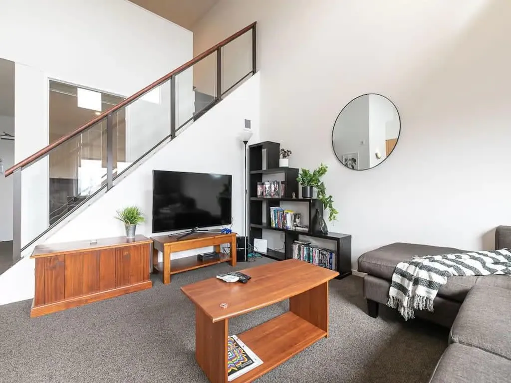 Auckland Cozy Contemporary Flat - 2br, Dedicated Home Office & Free Parking