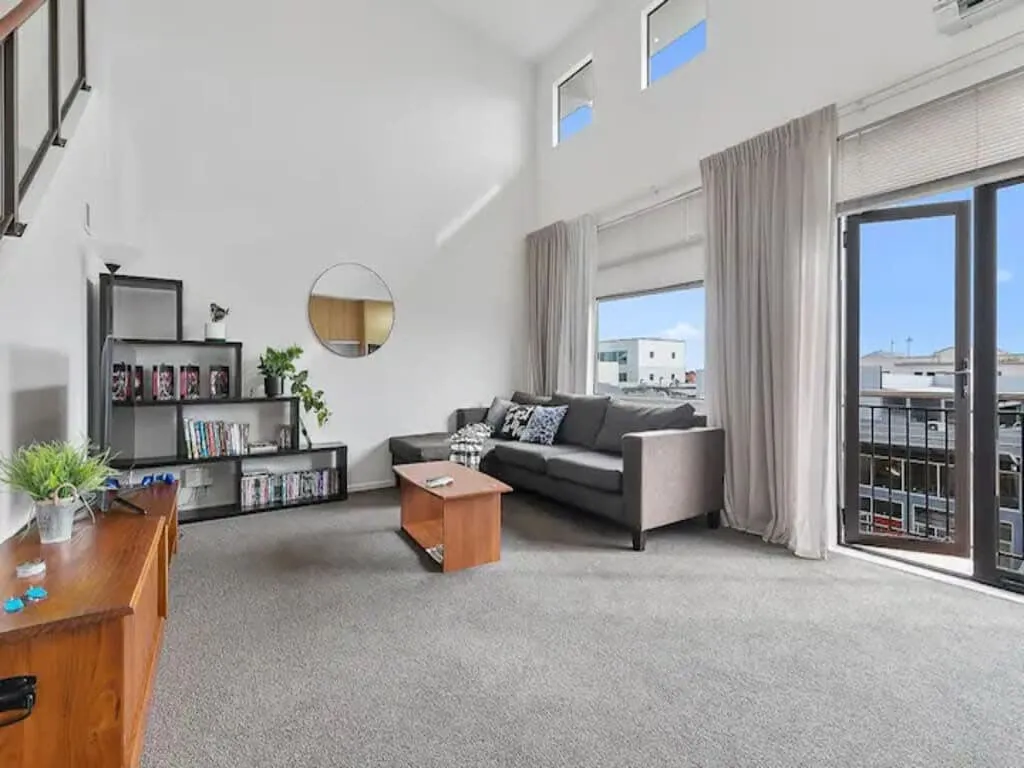 Auckland Cozy Contemporary Flat - 2br, Dedicated Home Office & Free Parking #2