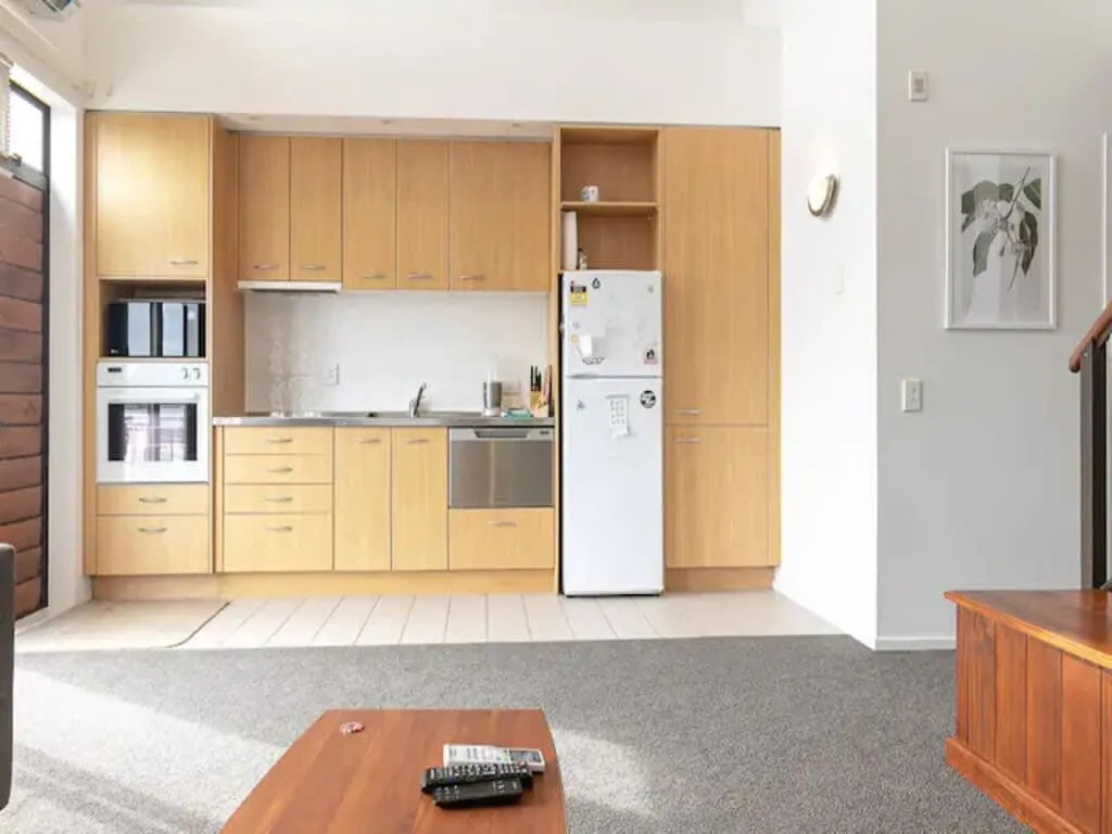 Auckland Cozy Contemporary Flat - 2br, Dedicated Home Office & Free Parking #5