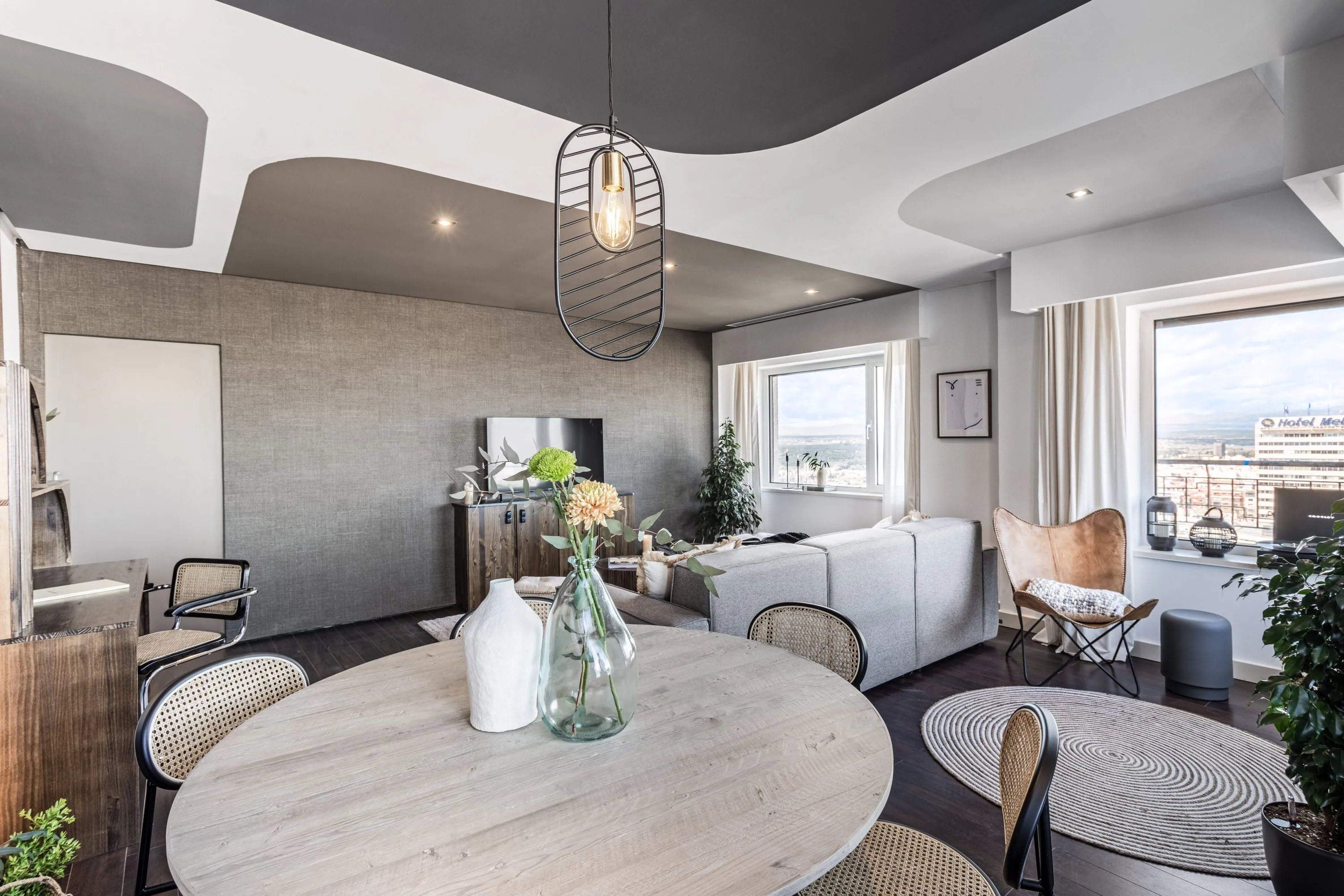 Refined Madrid Flat With Ultra-fast Wifi & Pro Workspace For Remote Work Success #5