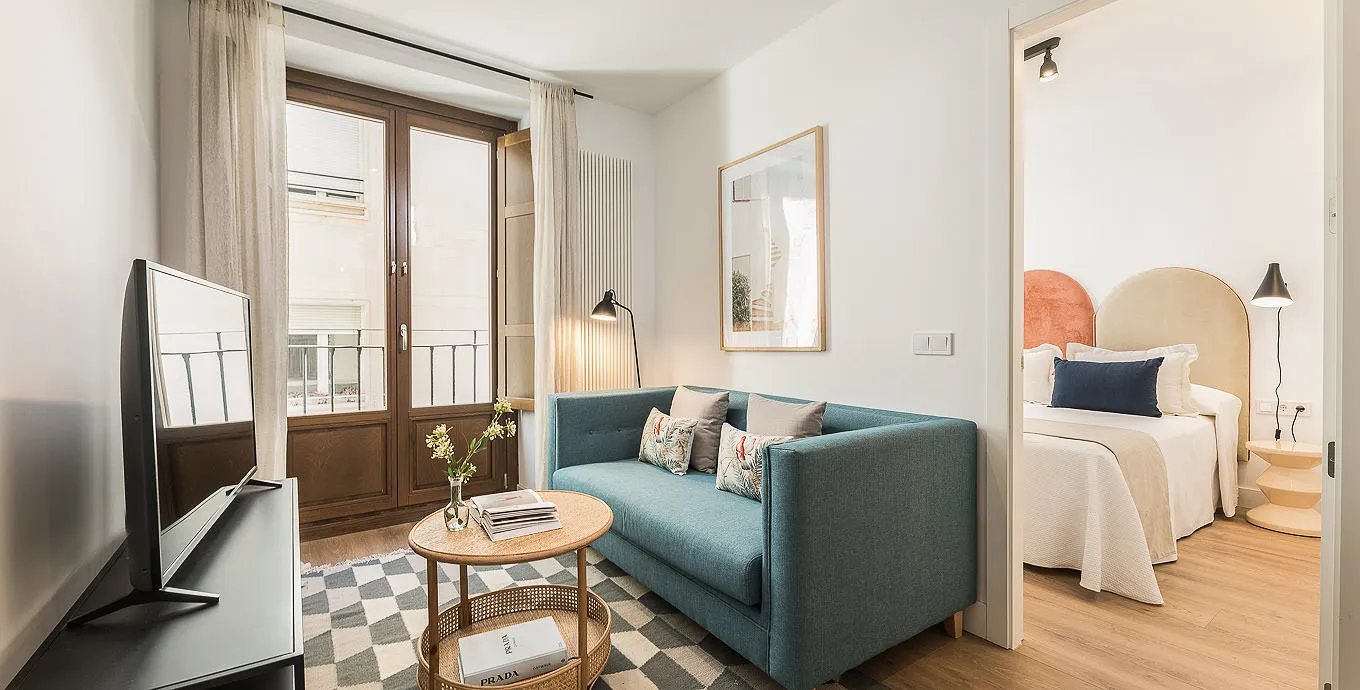 Trendy 50m2 Madrid Flat, Comfortable 1-bed With Digital-nomad Ready Home Office In Santa Ana