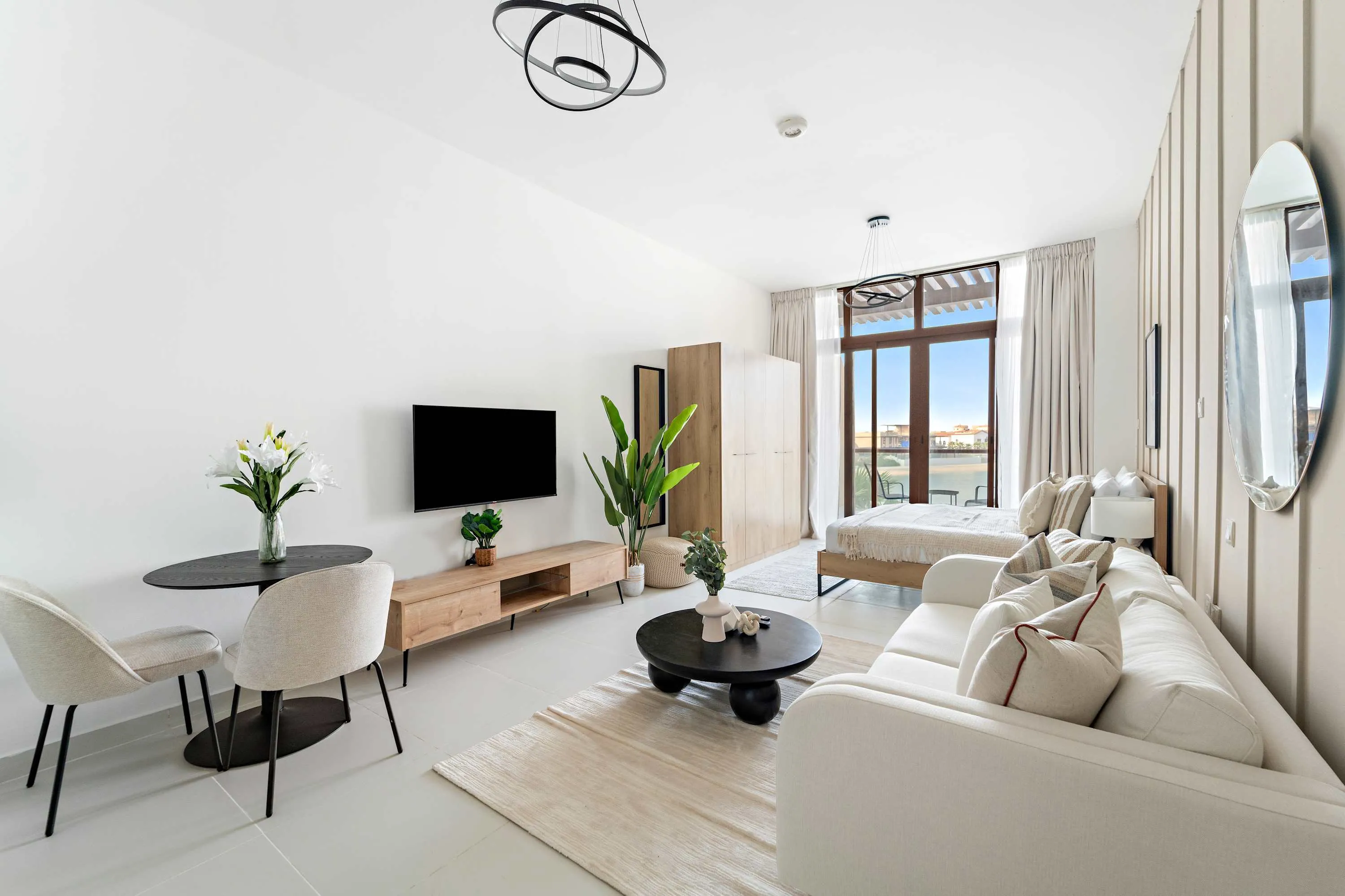 Airy 51m2 Dubai Design Studio With Dedicated Home Office In Prime Palm View Area #5