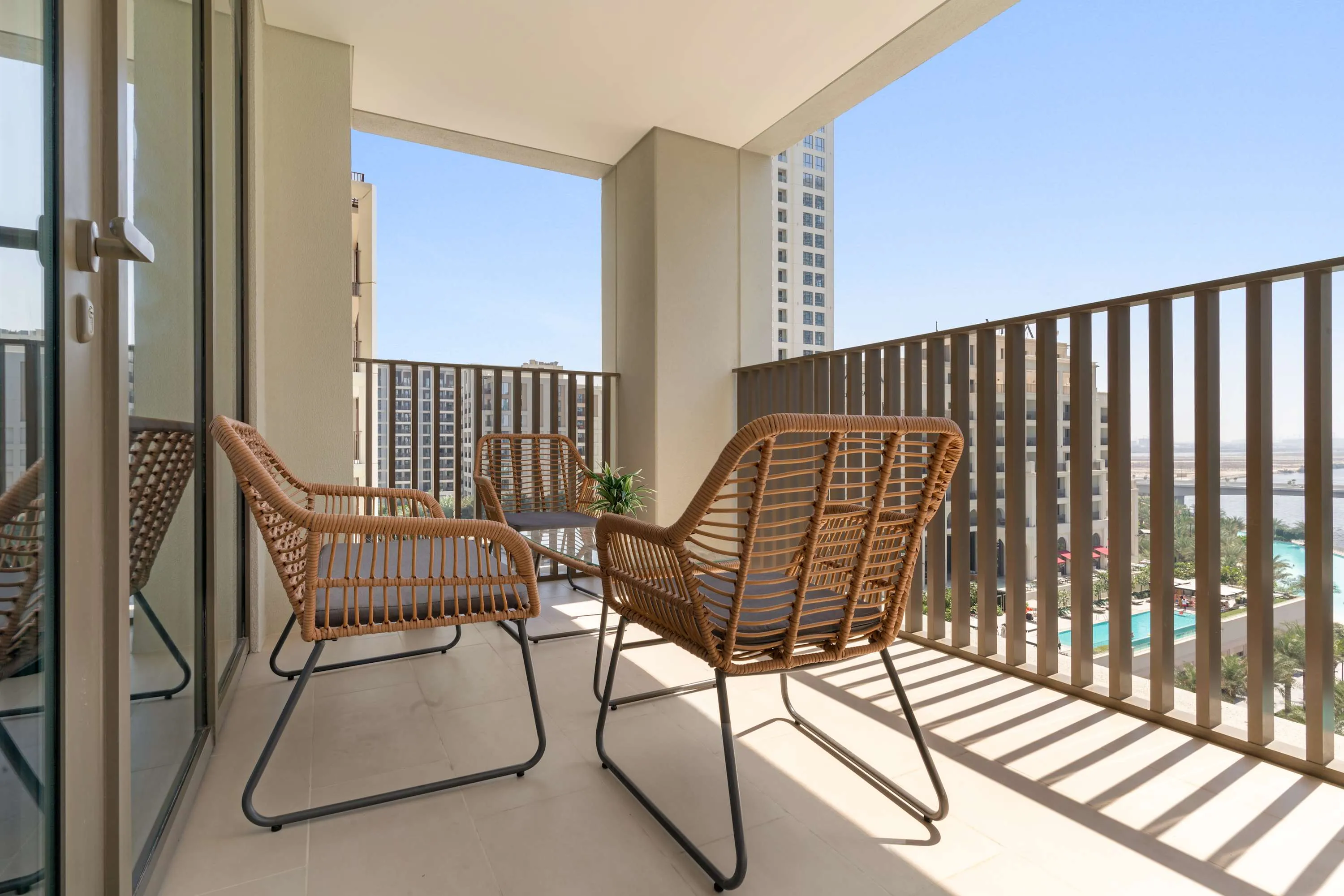 Luxurious 1br Flat With Dedicated Home Office In Dubai's Creek Beach District #4