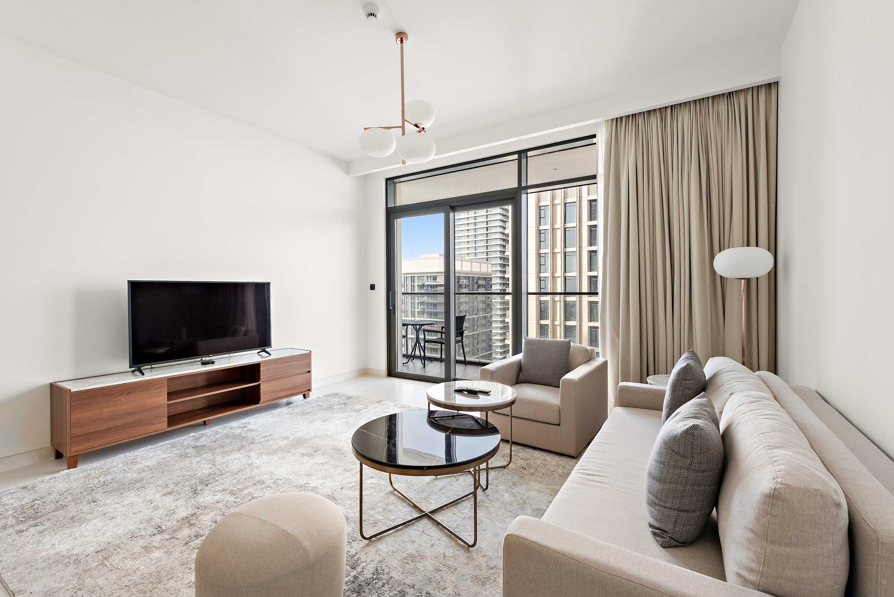 Airy 81m2 Designer Dubai Flat With Home Office And Marina Views For Digital Nomads #5