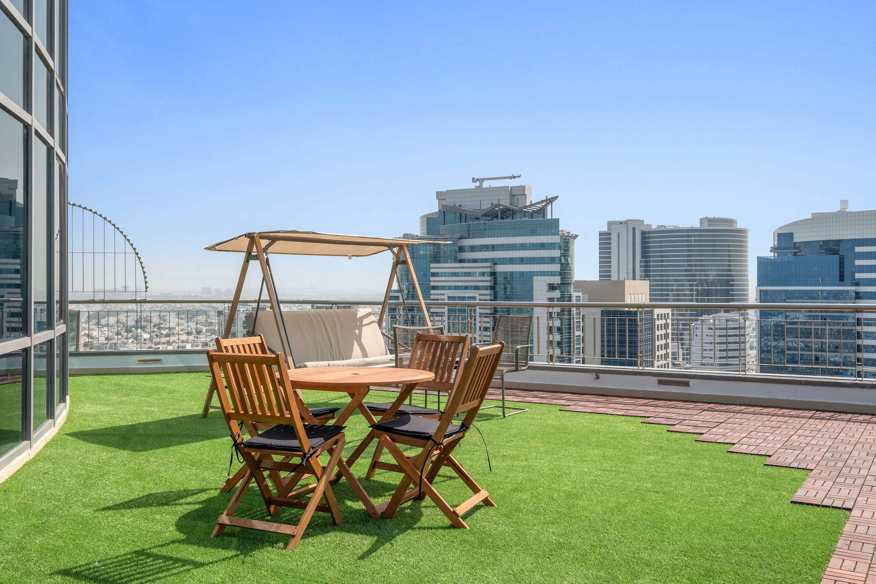 Contemporary 120m2 Dubai Studio With Dedicated Home Office For Digital Nomads #5
