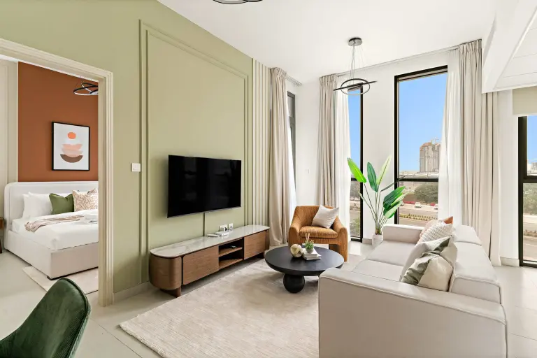 Elegant 42m2 Dubai Flat With Dedicated Home Office In Afnan District For Digital Nomads