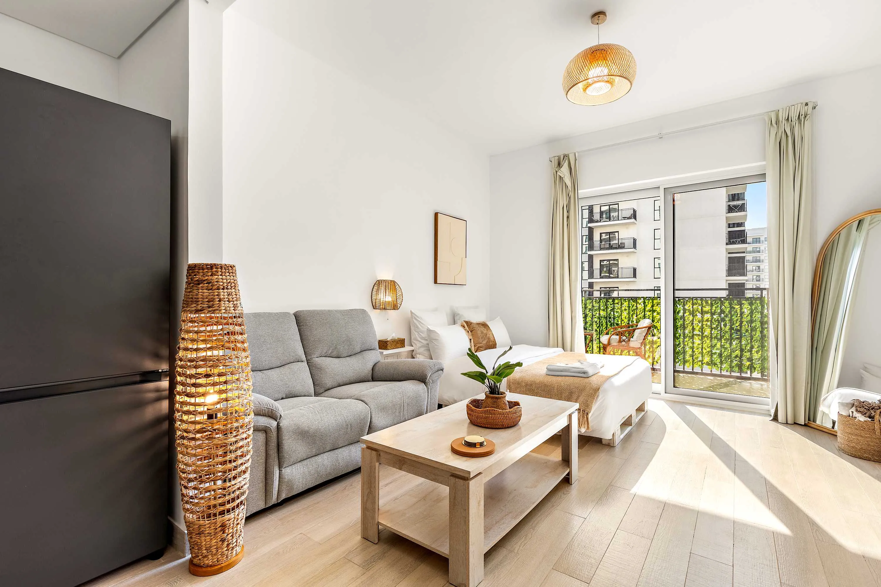 Sleek 42m2 Studio With Home Office In Abu Dhabi's Waterfront District #3