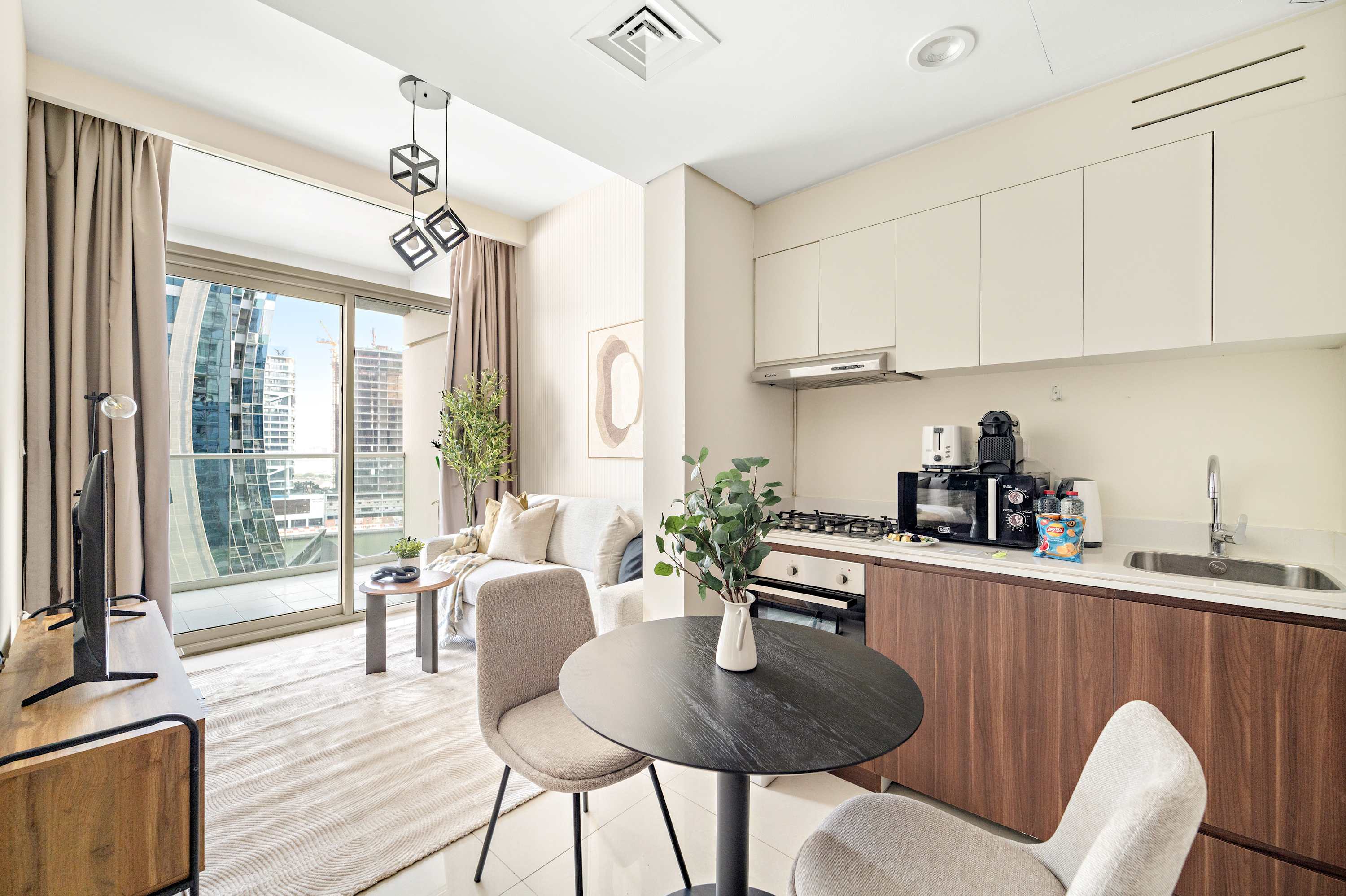 Premium 1br Flat With Dedicated Home Office In Dubai's Vera Tower For Digital Nomads